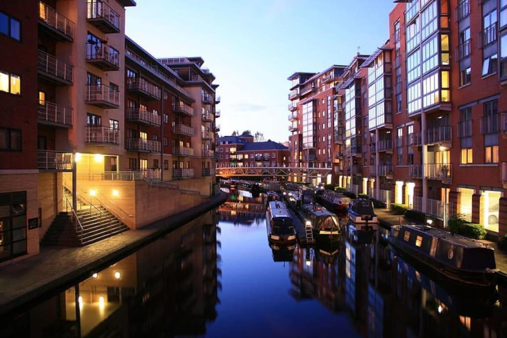 Entire Flat, 2 Bedroom & 2 Bathrooms In Birmingham Exterior foto