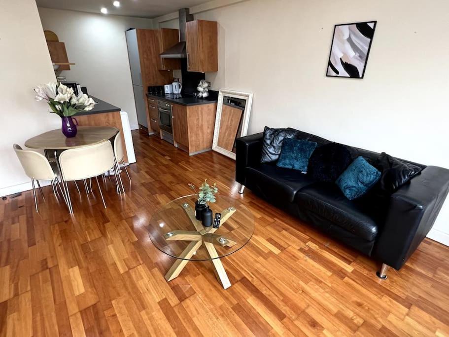 Entire Flat, 2 Bedroom & 2 Bathrooms In Birmingham Exterior foto